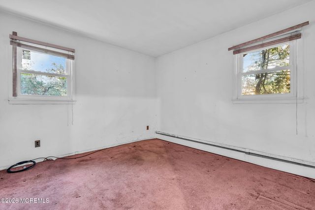 28 Shady Nook Drive, Toms River, NJ 08755