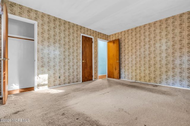 28 Shady Nook Drive, Toms River, NJ 08755