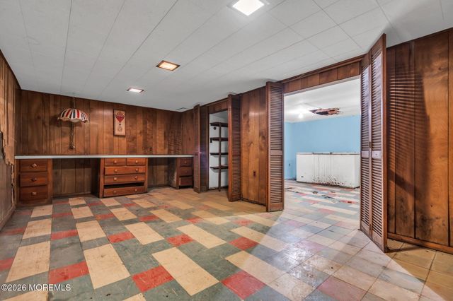 28 Shady Nook Drive, Toms River, NJ 08755