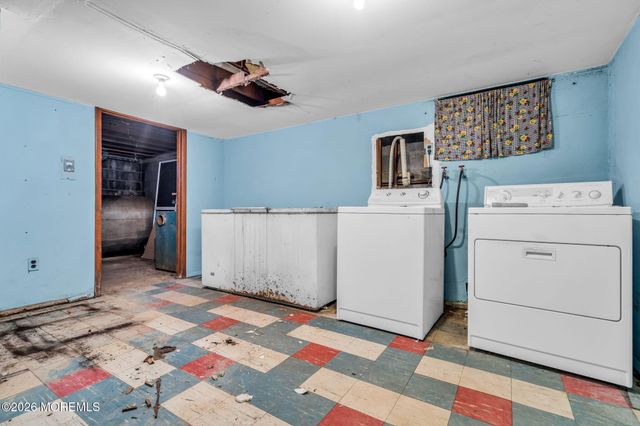 28 Shady Nook Drive, Toms River, NJ 08755