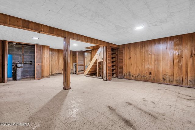 28 Shady Nook Drive, Toms River, NJ 08755