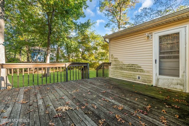 28 Shady Nook Drive, Toms River, NJ 08755