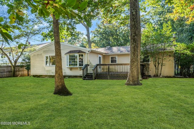 28 Shady Nook Drive, Toms River, NJ 08755