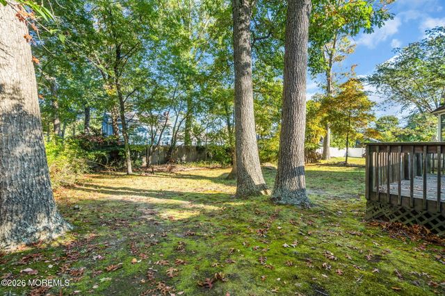 28 Shady Nook Drive, Toms River, NJ 08755