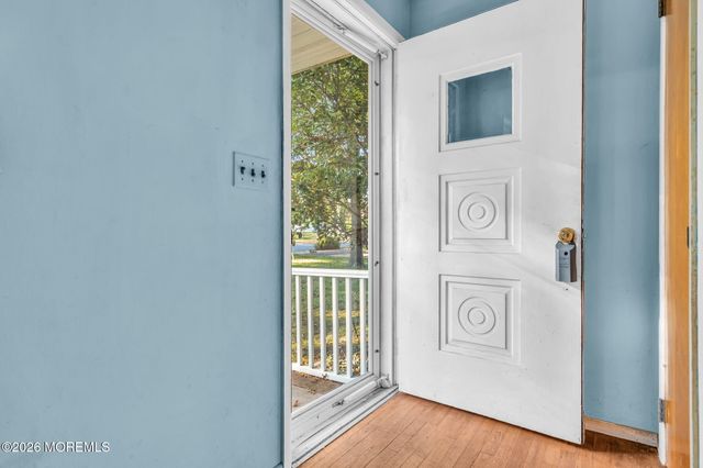28 Shady Nook Drive, Toms River, NJ 08755