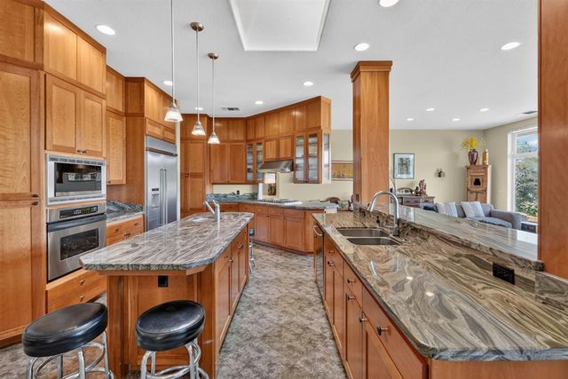 1436 Hidden Bridge Rd, El Dorado Hills, CA 95762
