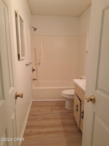 12 Alma Avenue C, Panama City, FL 32404