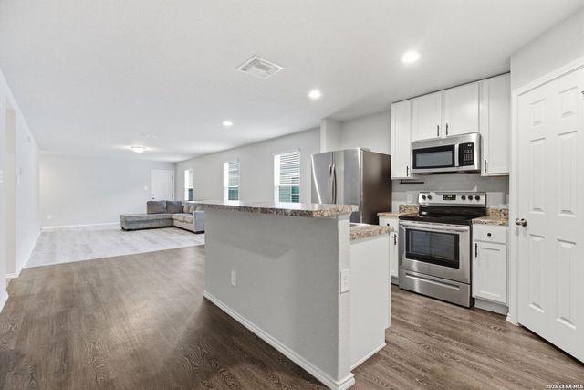 13012 Heathers Reef, St Hedwig, TX 78152