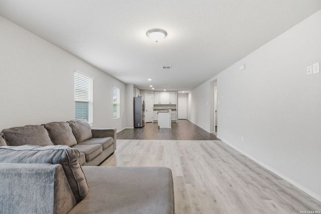 13012 Heathers Reef, St Hedwig, TX 78152