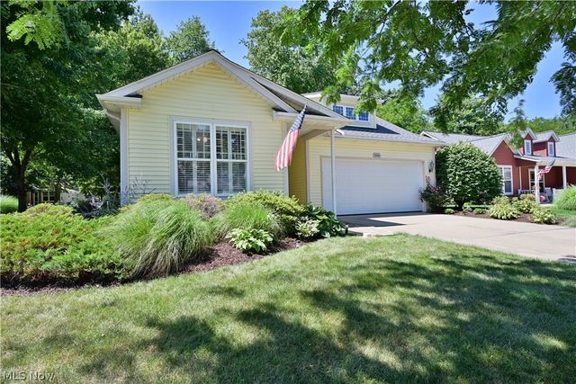 1936 Pembrooke Lane, Avon, OH 44011