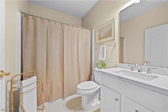 1936 Pembrooke Lane, Avon, OH 44011