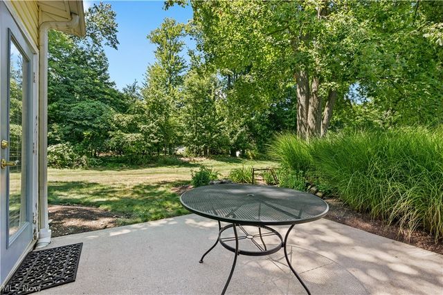 1936 Pembrooke Lane, Avon, OH 44011