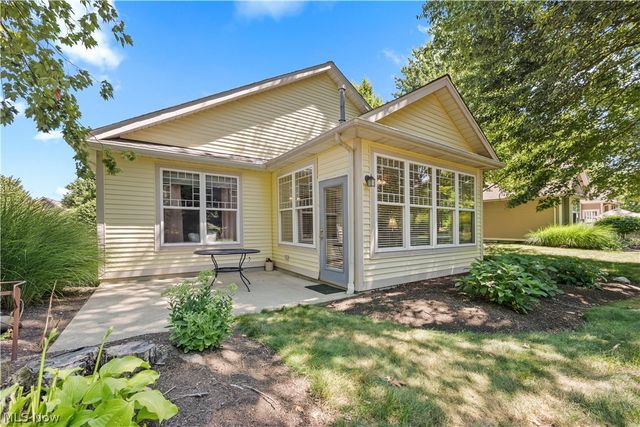 1936 Pembrooke Lane, Avon, OH 44011