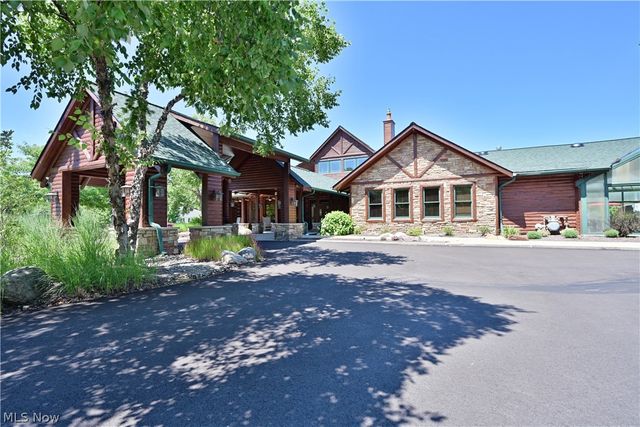 1936 Pembrooke Lane, Avon, OH 44011