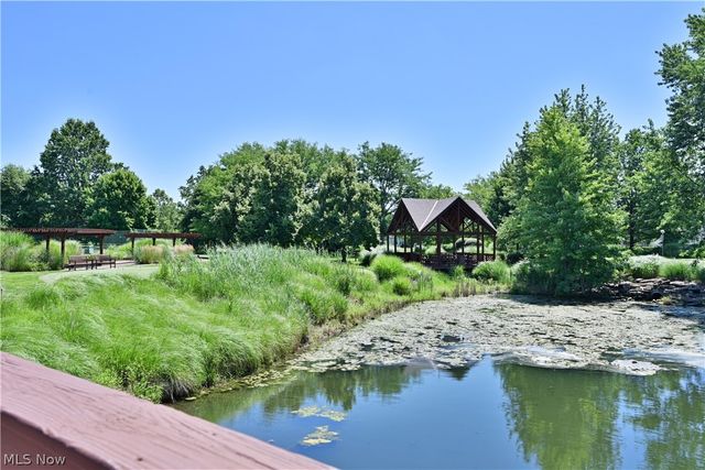 1936 Pembrooke Lane, Avon, OH 44011