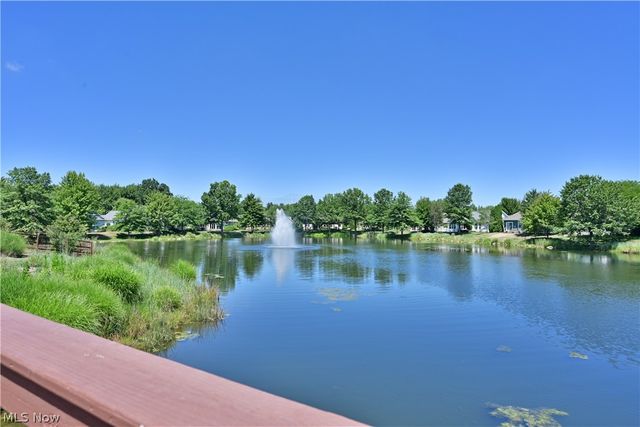 1936 Pembrooke Lane, Avon, OH 44011