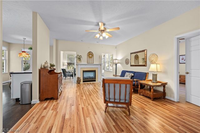 1936 Pembrooke Lane, Avon, OH 44011