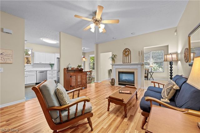 1936 Pembrooke Lane, Avon, OH 44011