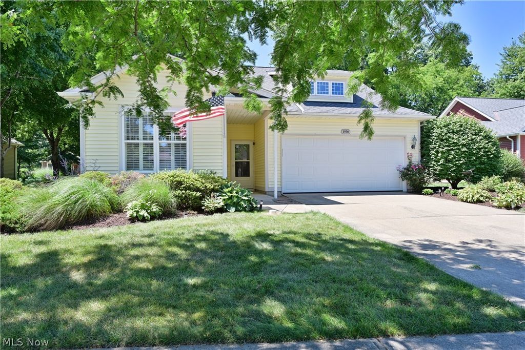 1936 Pembrooke Lane, Avon, OH 44011
