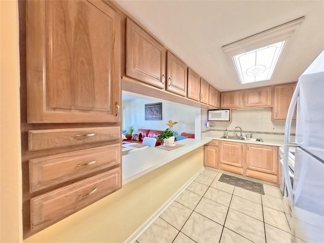 7701 STARKEY ROAD 436, Seminole, FL 33777