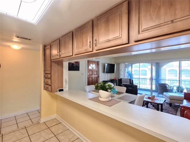 7701 STARKEY ROAD 436, Seminole, FL 33777