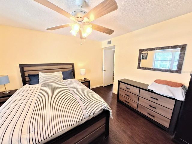 7701 STARKEY ROAD 436, Seminole, FL 33777