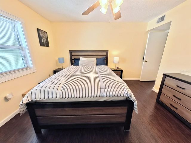 7701 STARKEY ROAD 436, Seminole, FL 33777