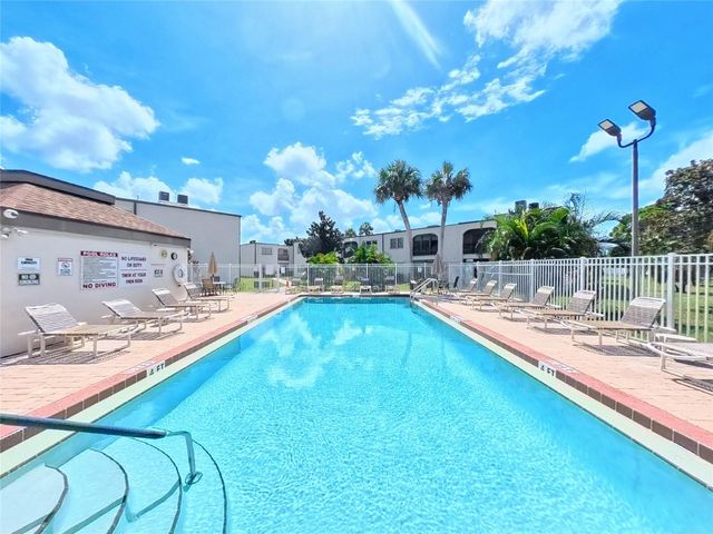 7701 STARKEY ROAD 436, Seminole, FL 33777