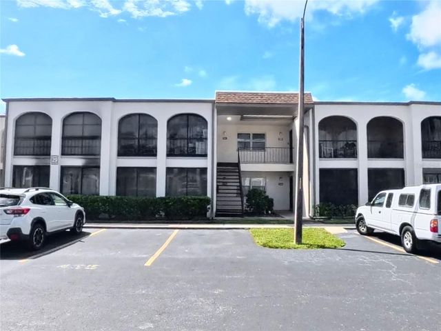 7701 STARKEY ROAD 436, Seminole, FL 33777