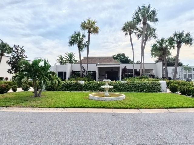 7701 STARKEY ROAD 436, Seminole, FL 33777