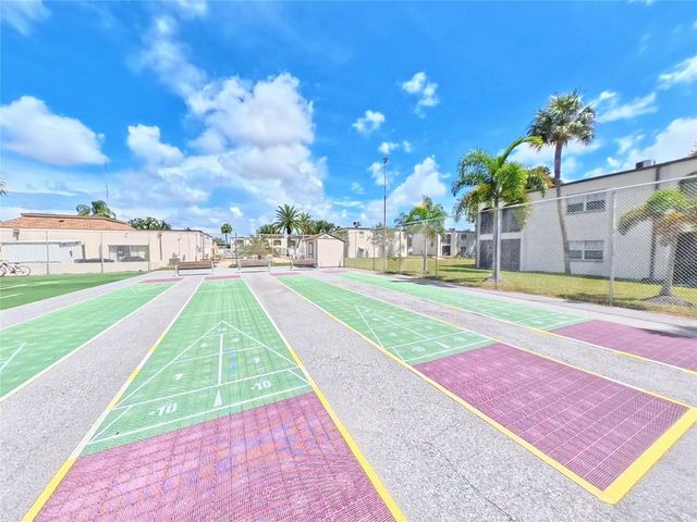 7701 STARKEY ROAD 436, Seminole, FL 33777