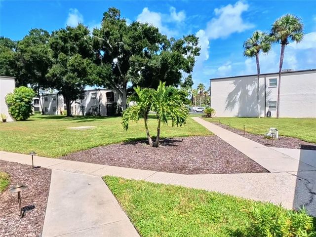 7701 STARKEY ROAD 436, Seminole, FL 33777