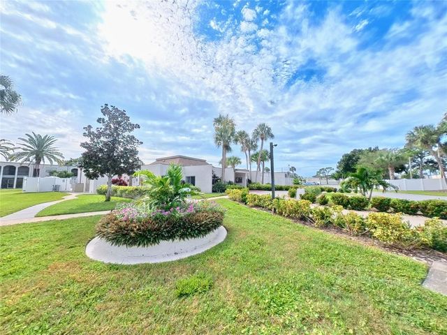7701 STARKEY ROAD 436, Seminole, FL 33777