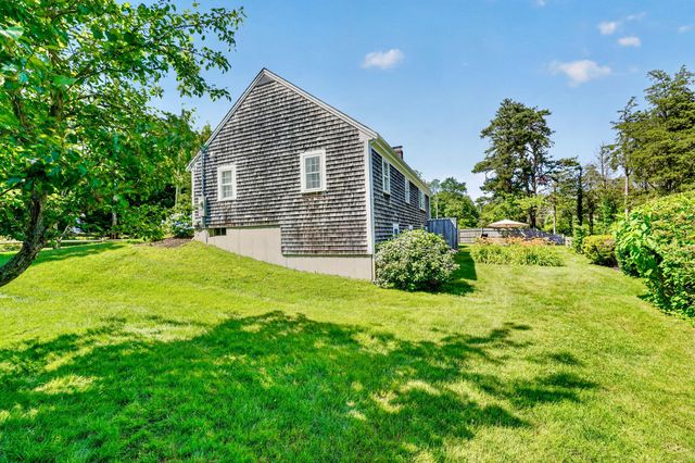 19 Whig Street, Dennis, MA 02638
