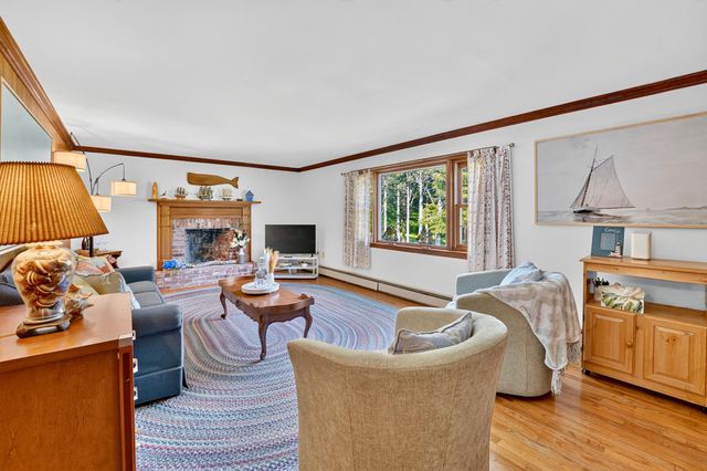 19 Whig Street, Dennis, MA 02638
