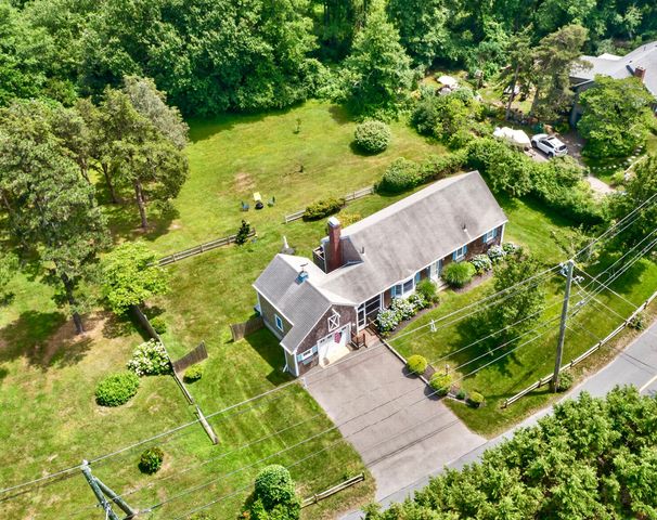 19 Whig Street, Dennis, MA 02638