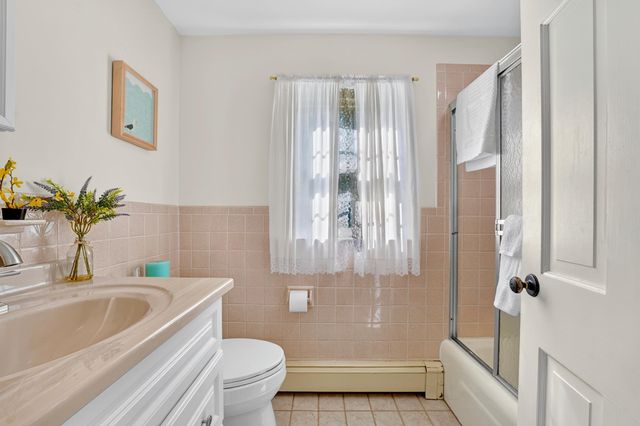 19 Whig Street, Dennis, MA 02638