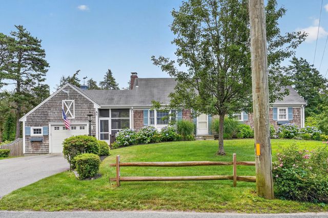 19 Whig Street, Dennis, MA 02638
