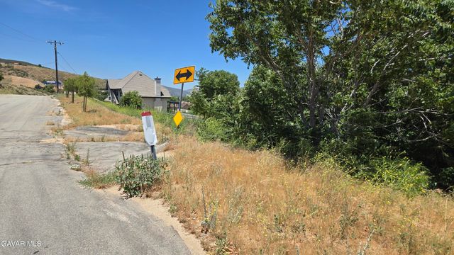 Rimford Dr, Lake Elizabeth, CA 93532