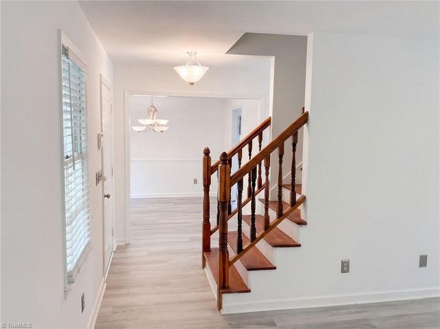 4219 King Edward Court, Greensboro, NC 27455