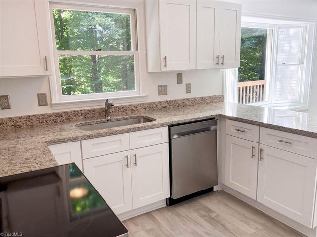 4219 King Edward Court, Greensboro, NC 27455