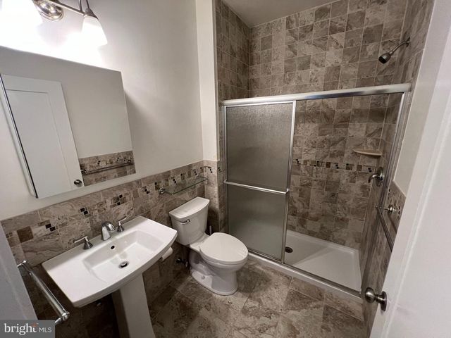 7733 WINSTON RD, Philadelphia, PA 19118
