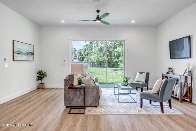 9552 TAYLOR FIELD Road, Jacksonville, FL 32222
