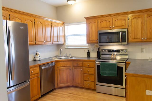 840 E Cheyenne Street, Gardner, KS 66030