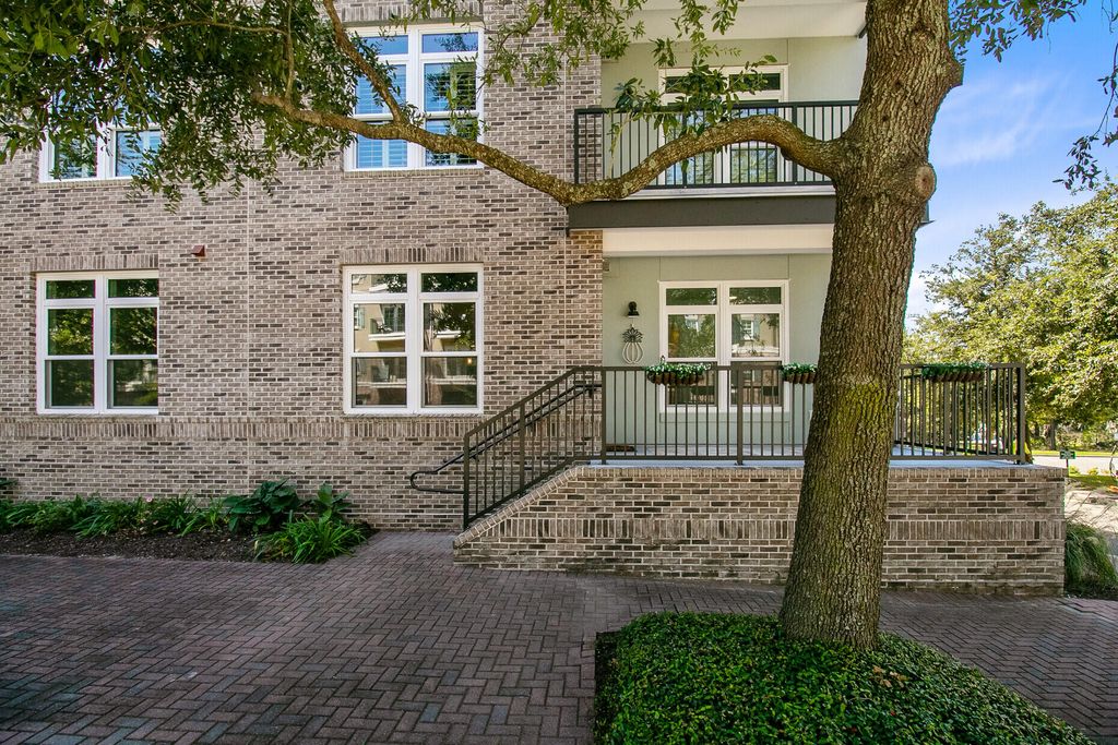 135 Pier View Street 101, Daniel Island, SC 29492