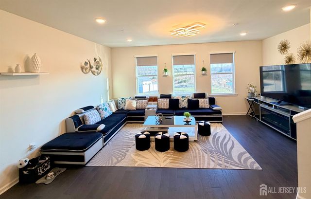 338 South Drive, North Brunswick, NJ 08902