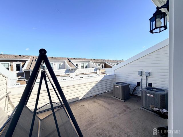 338 South Drive, North Brunswick, NJ 08902