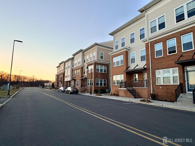 338 South Drive, North Brunswick, NJ 08902