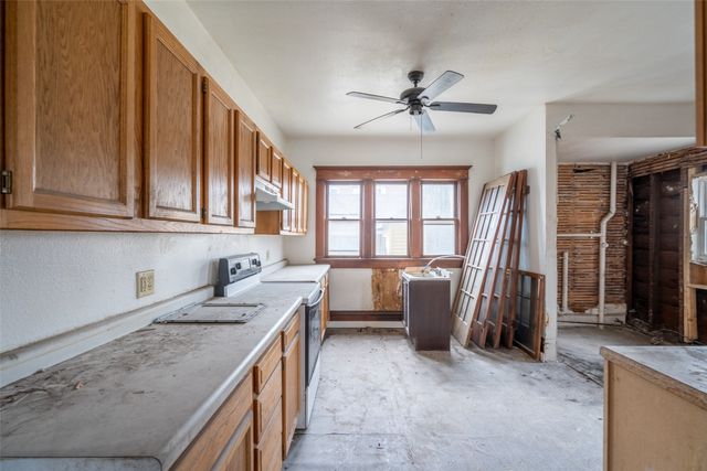 1610 E Grand Avenue, Des Moines, IA 50316