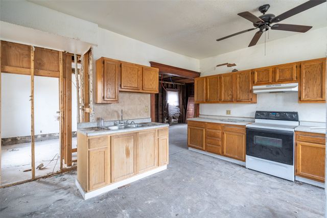 1610 E Grand Avenue, Des Moines, IA 50316